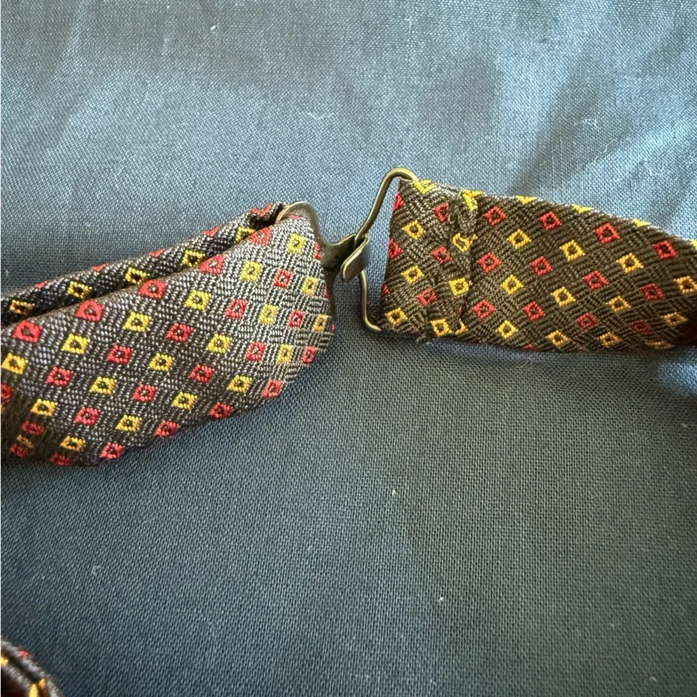 Brooks Brothers- Boys Geometric Patterned Silk Bow Tie, Navy, OneSize EUC